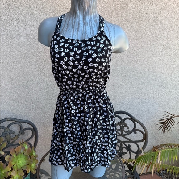 Forever 21 Dresses & Skirts - Forever 21 Black and White Dress